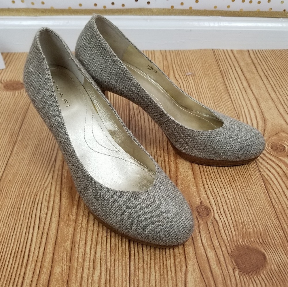 Womens Gray Fabric Round-Toe Pumps
